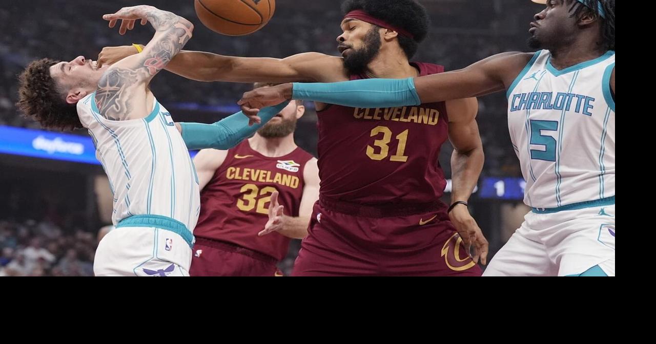 Darius Garland scores 25 points, NBA-leading Cavaliers beat Hornets 115-105 for 10th straight win