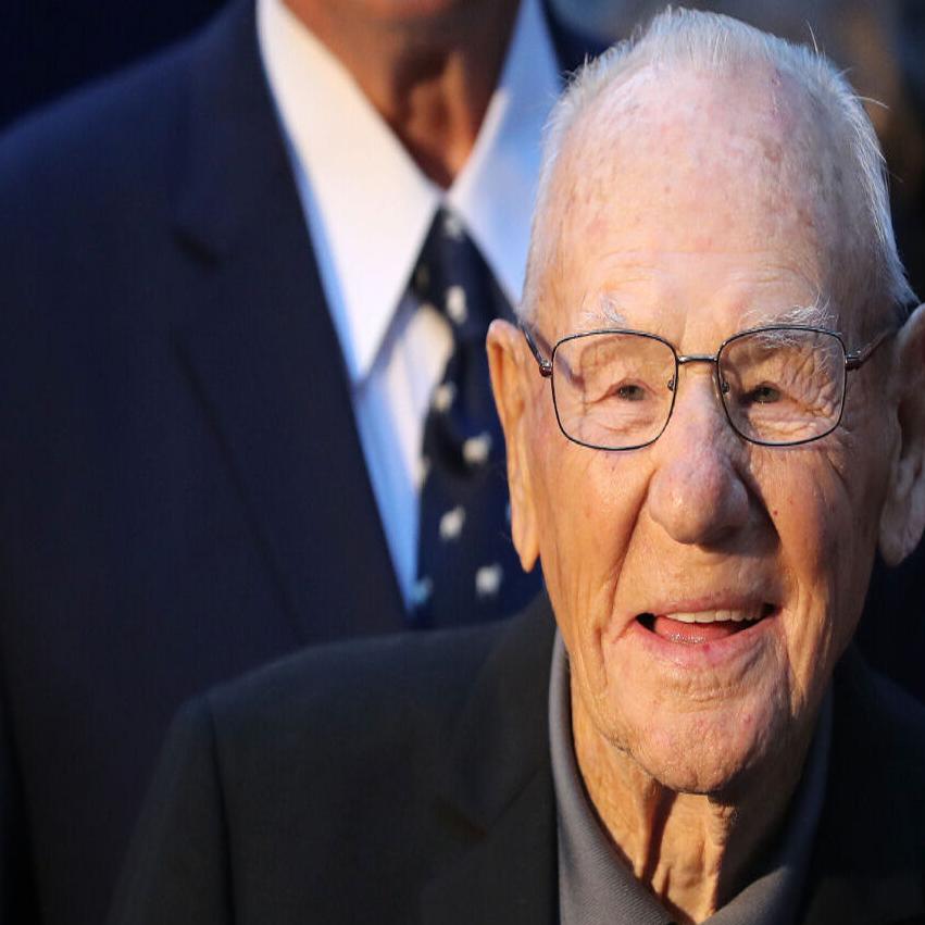 Johnny Bower, Oldest Full-Time N.H.L. Goalie, Dies at 93 - The New York  Times