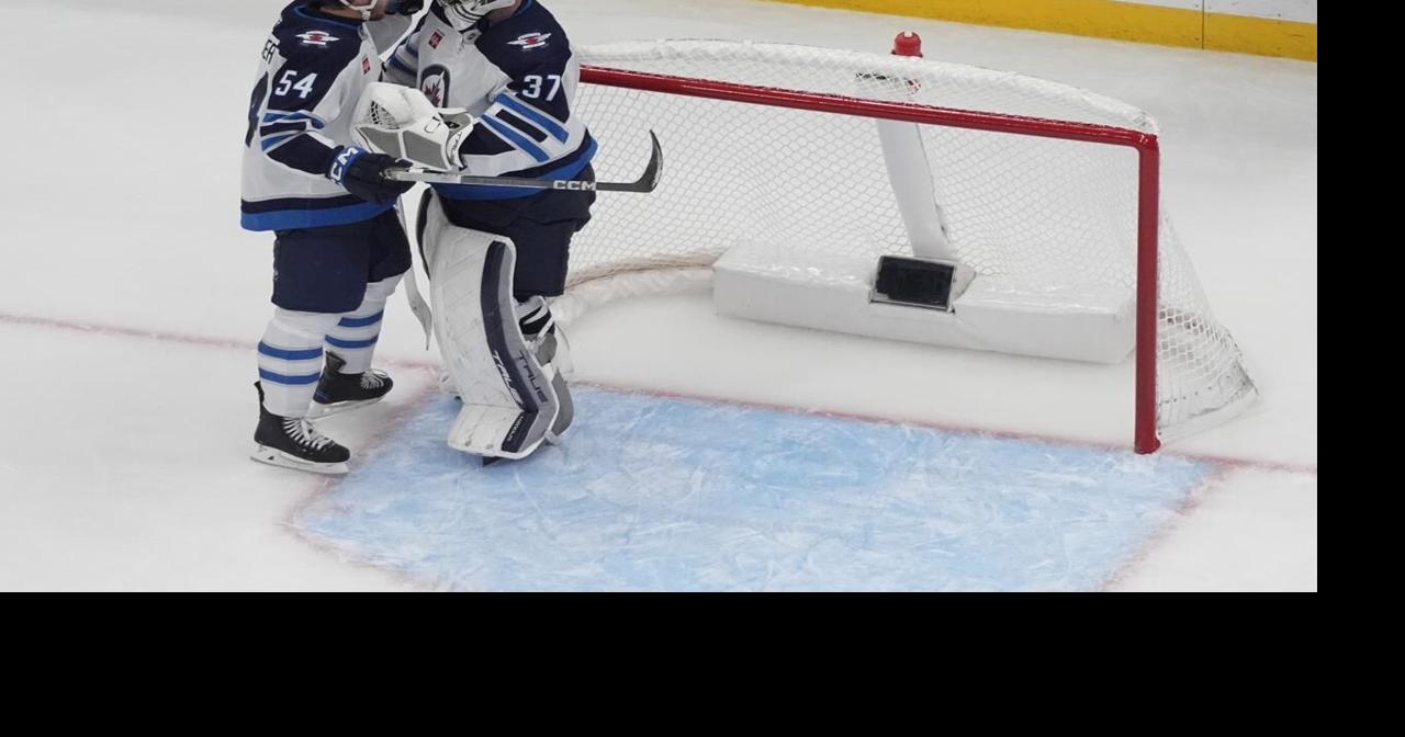 Hellebuyck stops 27 shots, lifts undefeated Jets to 3-2 win over Blues