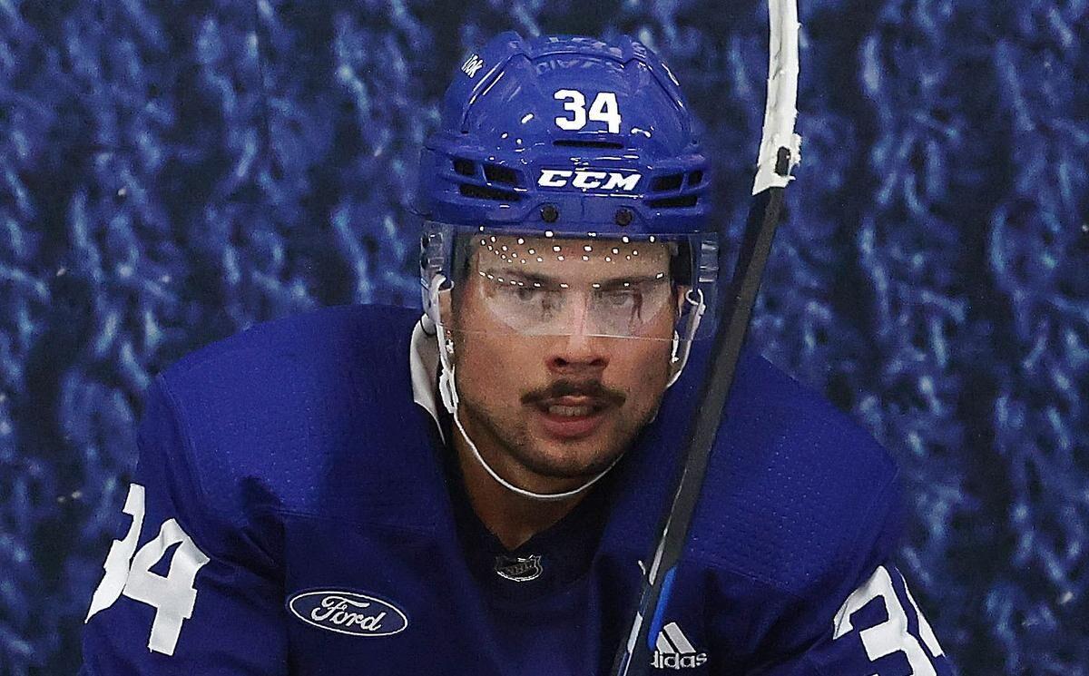 Leafs' Matthews has long been a hit. Now he's giving them out