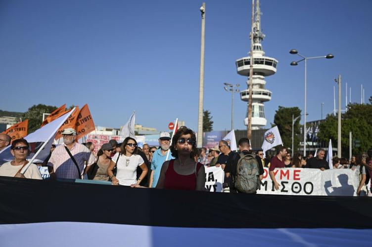 Greek prime minister unveils broad tax-cuts package in keynote policy speech