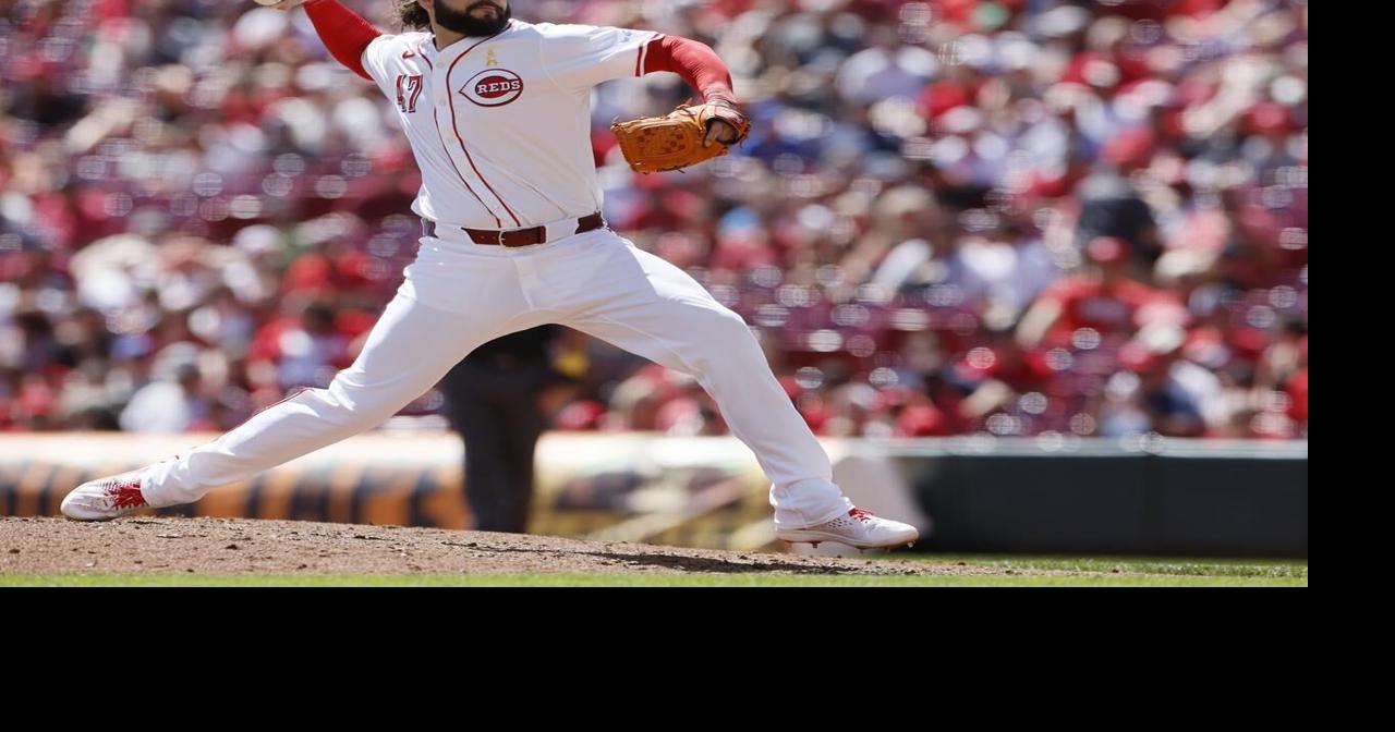 Espinal gets game-ending hit as the Reds beat the Brewers 4-3 in 11 innings