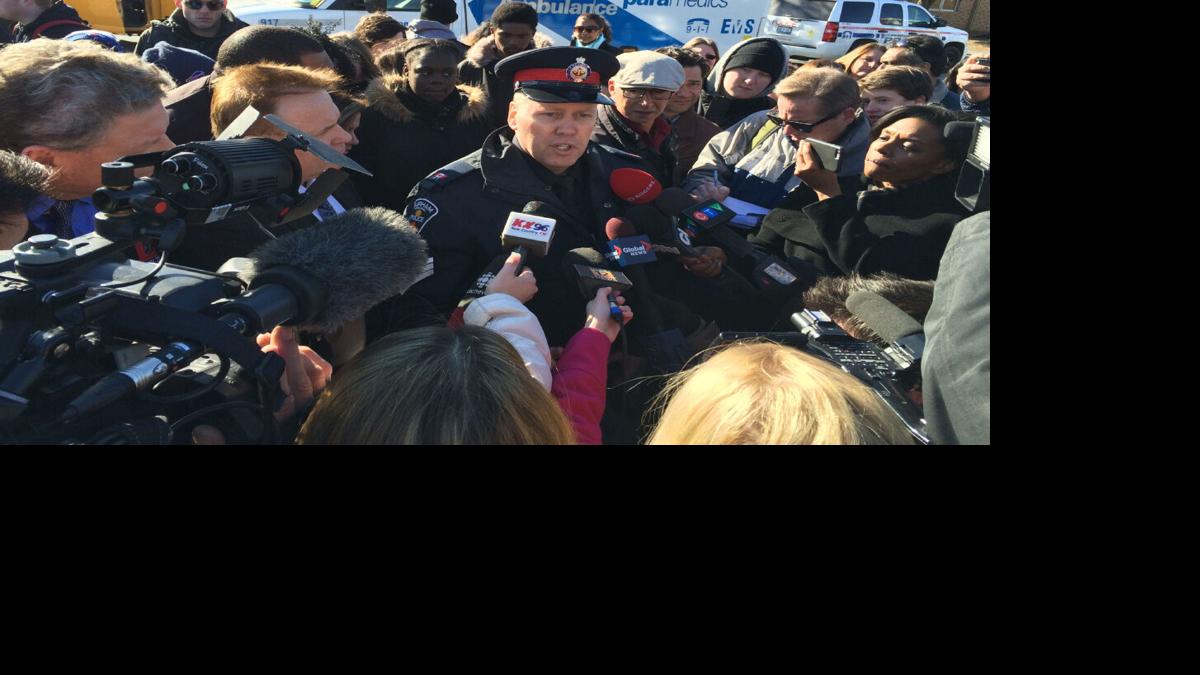 9 stabbed at Dunbarton High School in Pickering, girl, 14, arrested