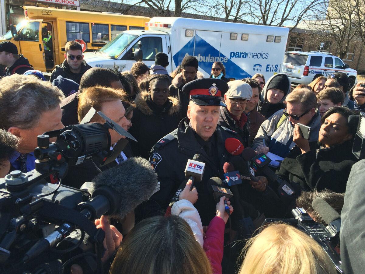 9 stabbed at Dunbarton High School in Pickering, girl, 14, arrested