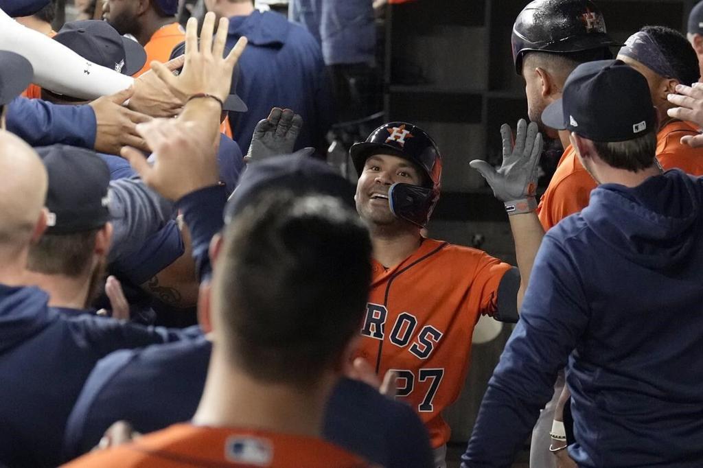 Altuve and Javier lead Astros to 8-5 win at Rangers as Houston closes to  2-1 in ALCS – KXAN Austin