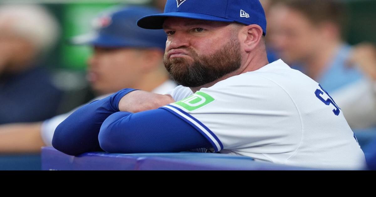 Manager Schneider implores Jays to make playoff push 'right f-----g now