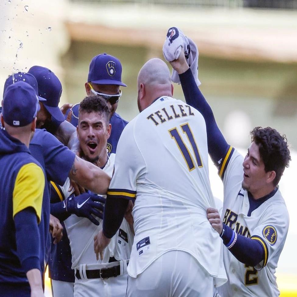 Brewers' Willy Adames gets mixed updates after getting hit by foul