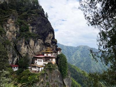 paro_taktsang_credit_wing_sze_tang