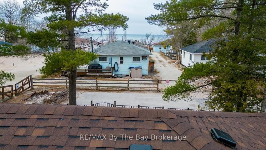 Modern Wasaga Beach cottage listed for 700,000