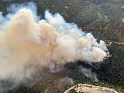 Residents of Peachland, B.C., return home, remain on alert due to wildfire