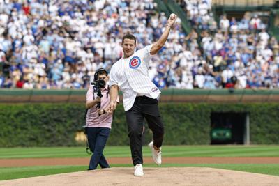 Anthony Rizzo retires with the Chicago Cubs, nearly catches home run in Wrigley bleachers