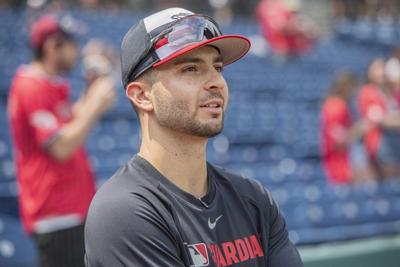 Guardians add Carlos Hernández to roster and call up prospect C.J. Kayfus from Columbus
