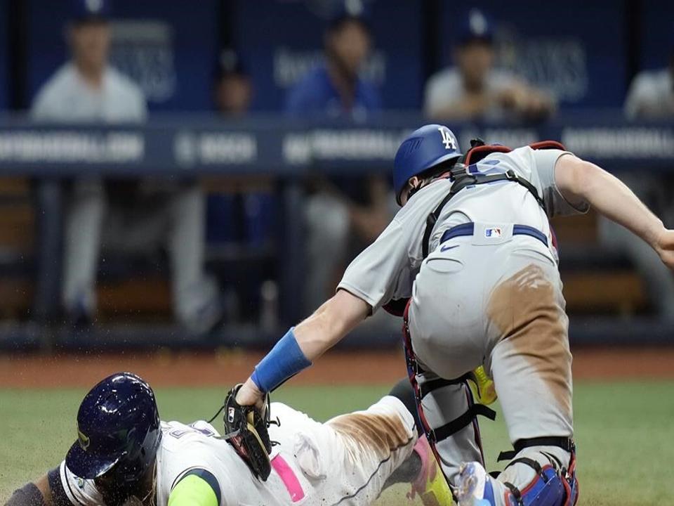 Orioles score 7 runs in 1st inning, pound the Yankees 9-3