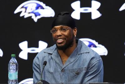 With contract extension, Derrick Henry looking for more rushing success in Baltimore