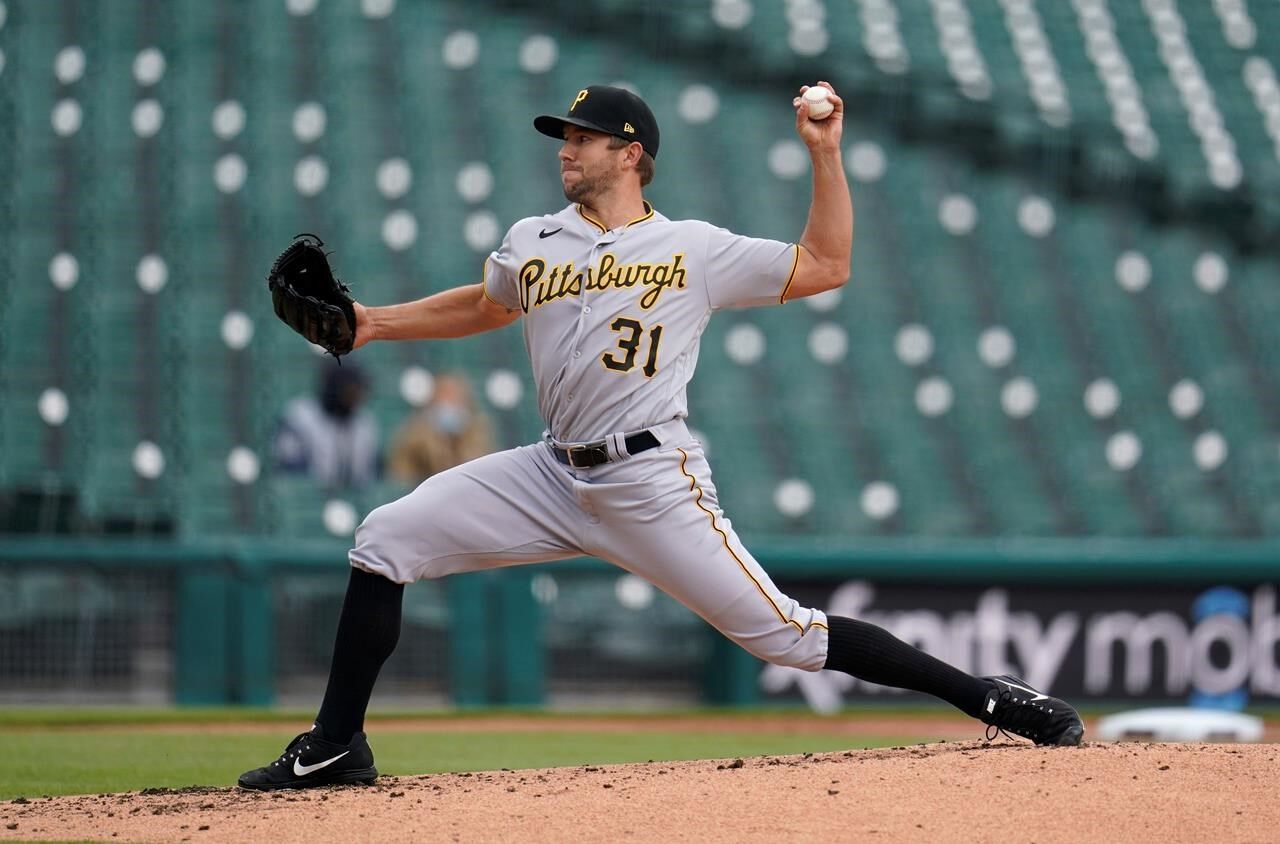 Tigers beat Pirates 5-2 to gain doubleheader split