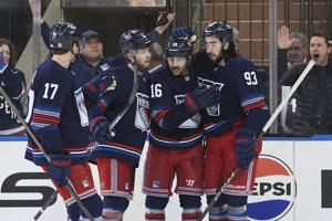 Foerster scores hat trick as Flyers down Rangers 8-5