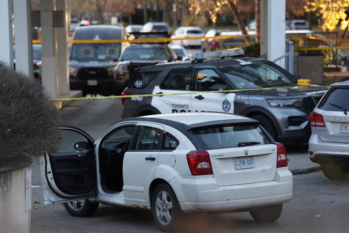 Three people struck by driver in Toronto s east end