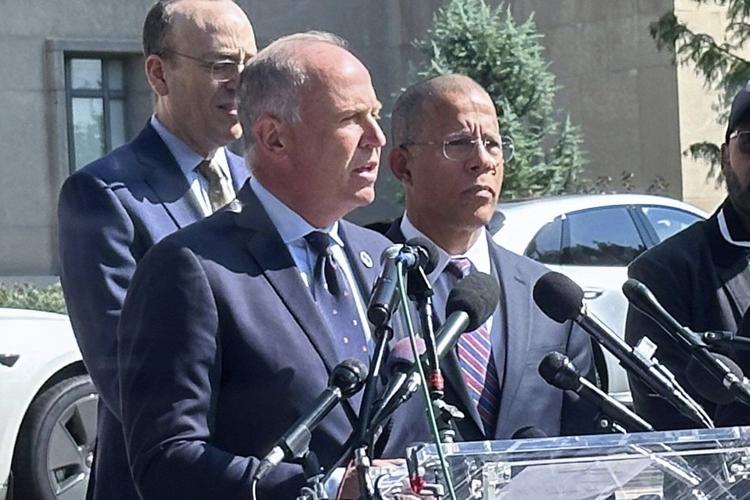 New lawsuit challenges Trump's federal takeover of DC police department as crackdown intensifies
