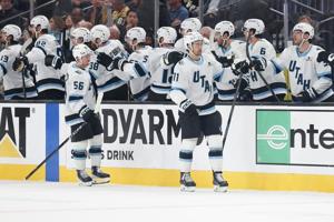 Cooley scores late as Mammoth edge Golden Knights 3-2 to even playoff series