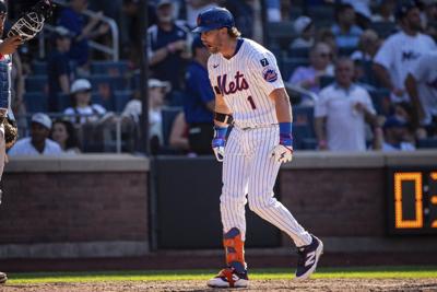 McNeil's 2-run homer in 7th off Weaver lifts Mets over Yankees 6-5 in Subway Series opener
