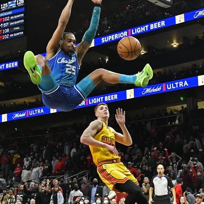 Short-handed Hornets lean on 3-pointers, top Hawks 130-127