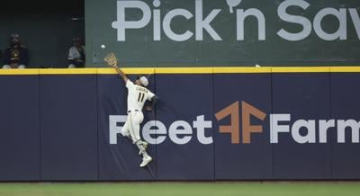 Twins' 13-game win streak ends as Jackson Chourio's big catch preserves 5-2 victory for Brewers