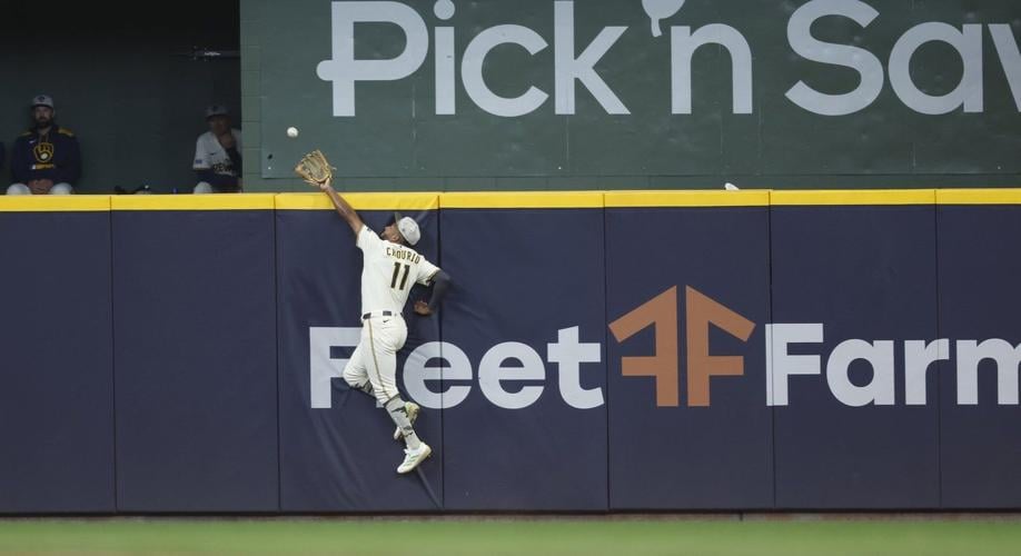 Twins' 13-game win streak ends as Jackson Chourio's big catch preserves 5-2 victory for Brewers