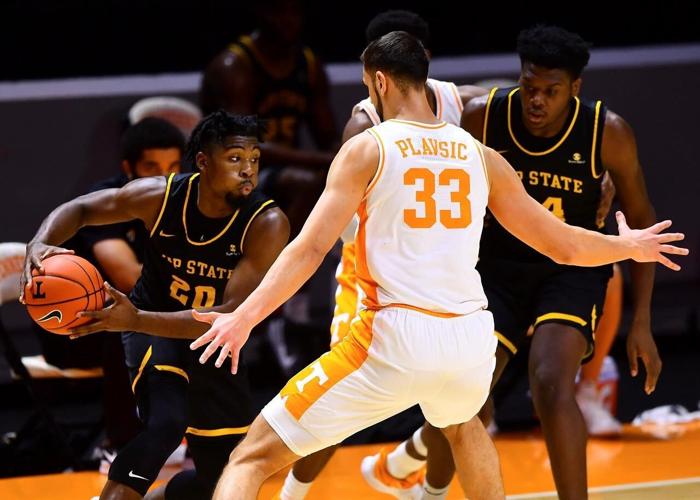 No. 10 Tennessee smothers Appalachian State in 79-38 win