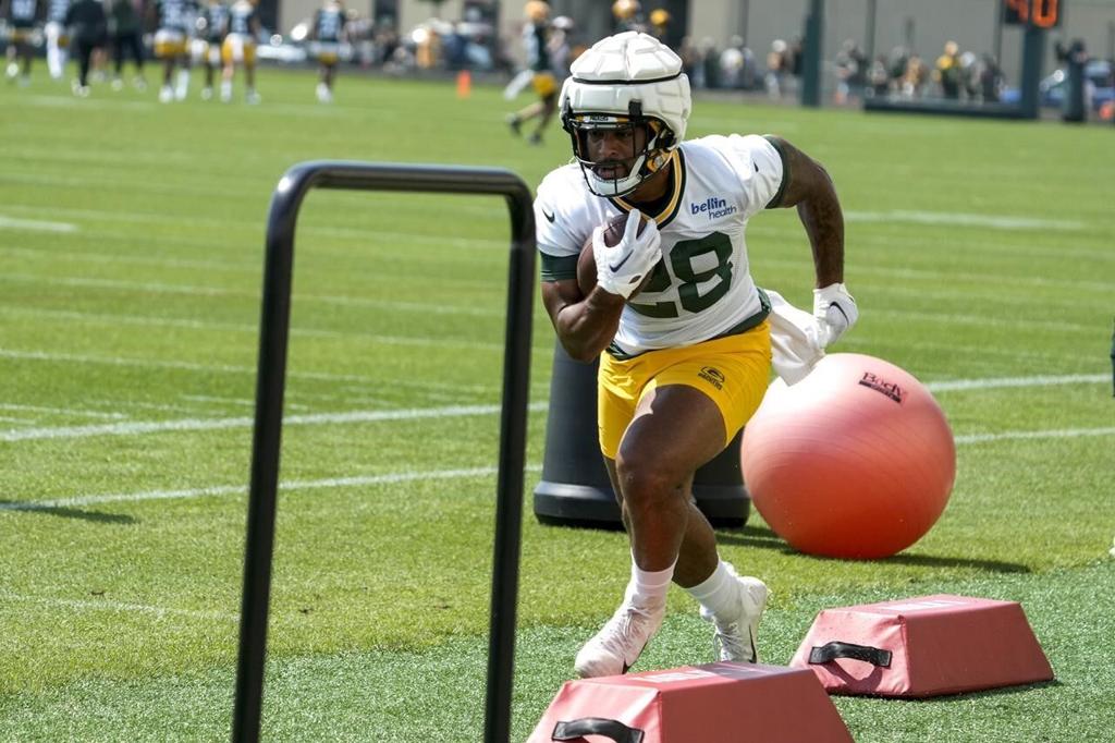 Green Bay Packers: Family factors drive A.J. Dillon to run with 'a chip on  my shoulder