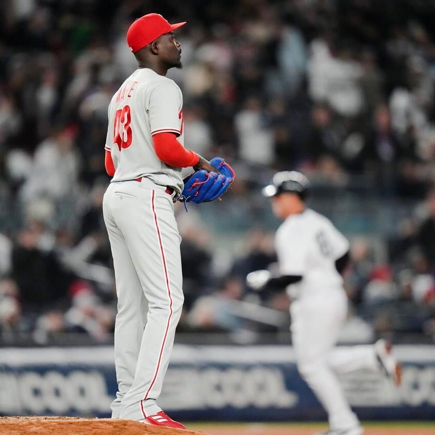 Gleyber Torres, Anthony Rizzo power Yankees past winless Phillies 8-1 - CBS  New York