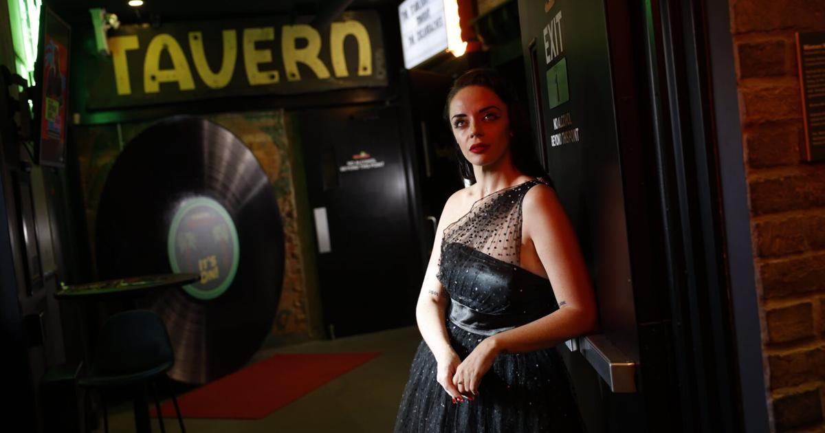 A livelihood at risk. A 'panic attack for breakfast.' Performer banned from Meta over bikini photo - Toronto Star
