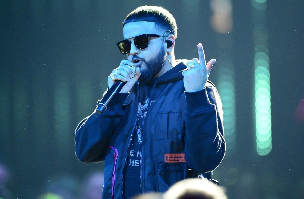 With Help From 100 Bundles Nav Lands Another No 1 Album  The New York  Times