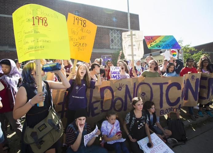 Tens of thousands of high school students walk out en masse to protest ...