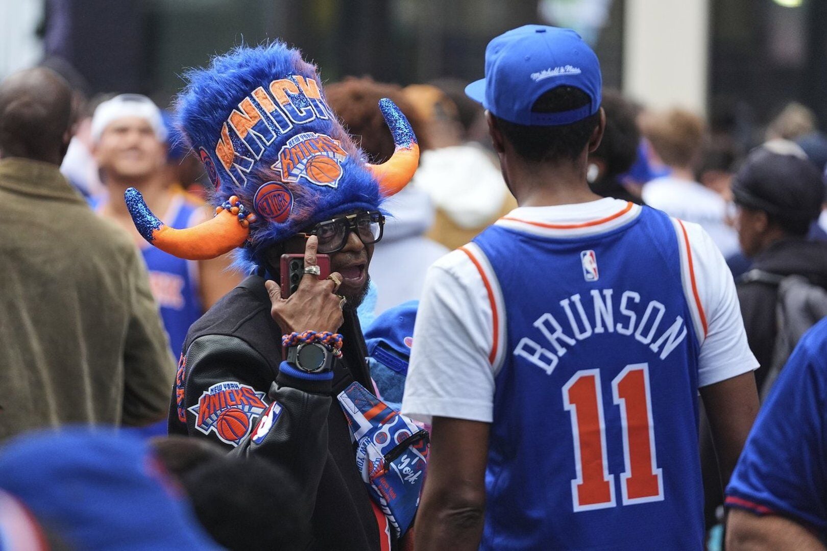 Knicks fans get the Game 6 fun started early with block party zone ...