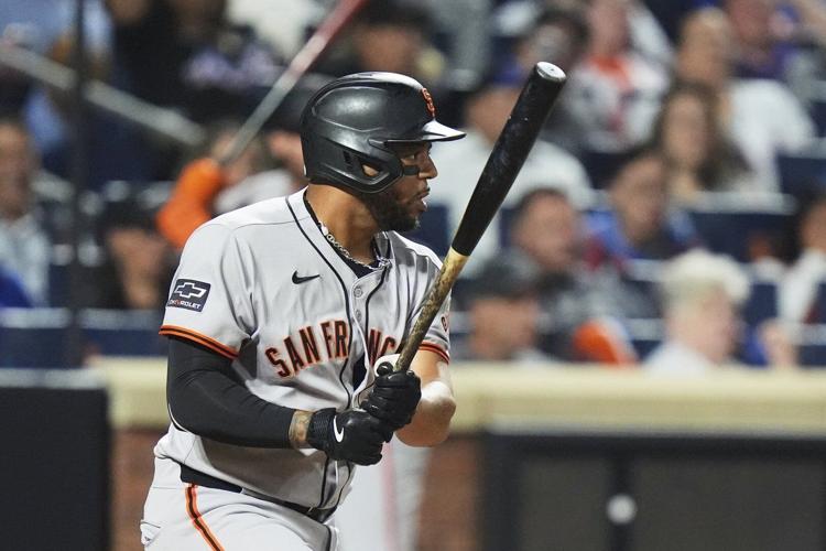 Pinch-hitter Dominic Smith delivers RBI single in the 10th, lifts Giants to 4-3 win over the Mets