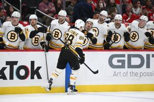 Pastrnak has a 3-point night in the Bruins' 3-1 victory over Ovechkin and the Capitals