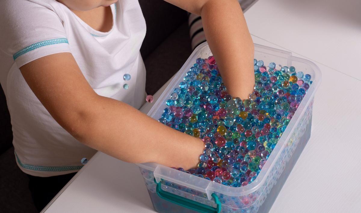 Frightening video shows how quickly water beads can kill children when  swallowed - Netmums