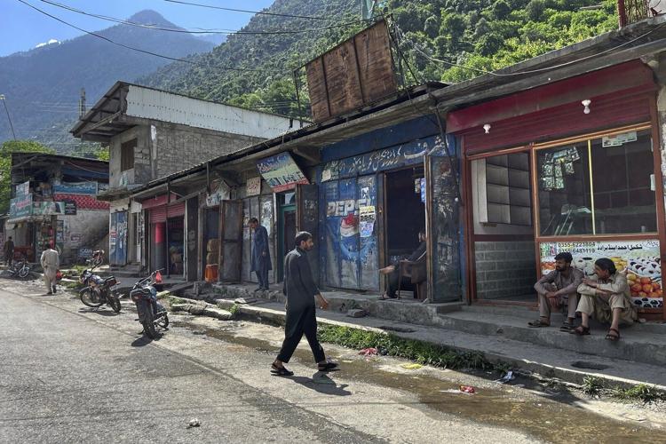 Unease lingers in Kashmir despite ceasefire between India and Pakistan