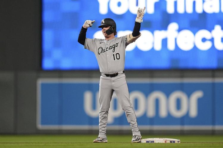 White Sox rally again to sweep Twins, win fifth straight