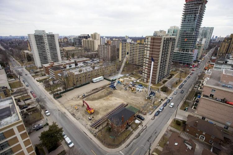 Yonge and Eglinton holdout home sold 1 million over asking