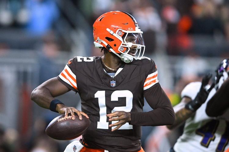 Browns QB Shedeur Sanders makes NFL debut after Dillon Gabriel departs