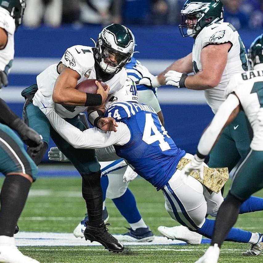 Jalen Hurts' late TD run gives Eagles 17-16 comeback win over Colts