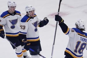 Neighbours scores twice, Blues rebound from blowout loss to beat Blackhawks 4-2