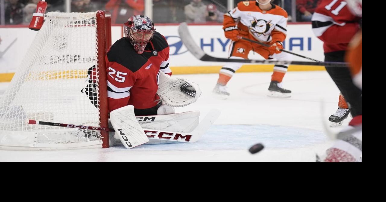 Noesen scores twice, Markstrom makes 24 saves as Devils defeat Ducks 6-2 at home