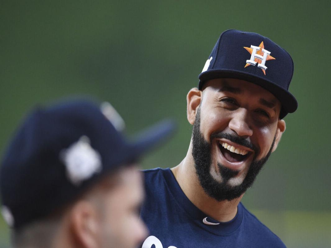 Marwin Gonzalez, wife welcome baby boy after Game 1 of ALCS