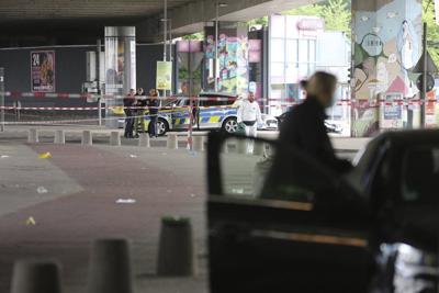 German police arrest a suspect in the attack that injured 5 people outside a bar