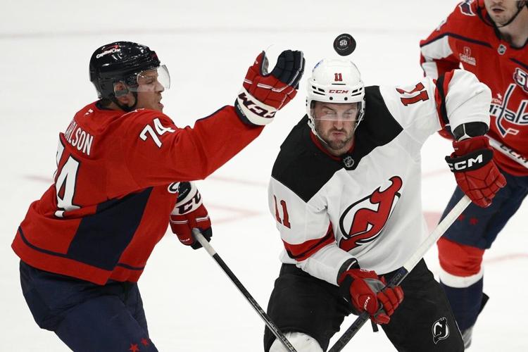 Cotter scores 2 goals to lift Devils over Capitals 53