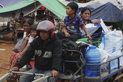 Thailand and Cambodia trade accusations as deadly border clashes enter third day