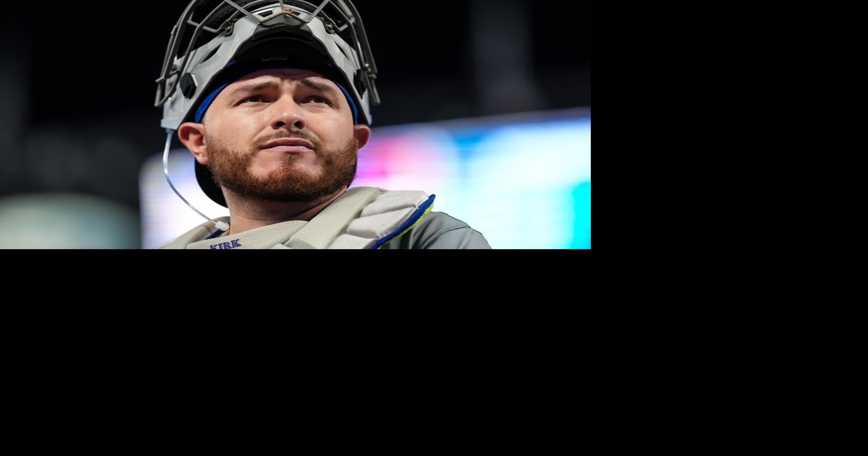 Blue Jays sign catcher Alejandro Kirk to contract extension