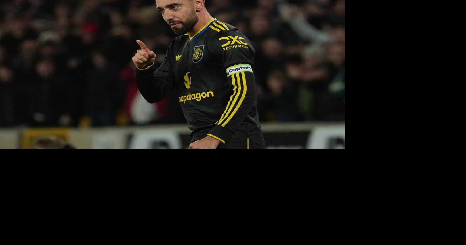 Two-goal Bruno Fernandes leads rampant Manchester United to 4-1 win at hapless Wolves